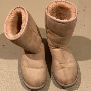 Baby pink Ugg’s
